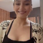 Ragini Dwivedi Instagram – |

Here’s an IGTV video of me doing a natural makeup look for day to day outings when you want to keep it light! Check out the video and give it try, lovelies! 💁🏻‍♀️
Cause, Inner beauty is great but a little mascara never hurt! ✨🤩

#reels #reeltoreel #makeupreels #makeupreelsvideos #makeupreel #makeupvideos #instareelsindia❤️
#reelitfeelit #beautyreels #instagramreels #raginidwivedi #kannadaactress #sandalwood #igtv #igtvvideos