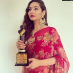 Ragini Dwivedi Instagram - LEGEND DADASAHEB PHALKE AWARD 2021 for philanthropy and service Garment and styling @rohini64 Shot by @rudraksh_dwivedi #raginidwivedi #actor #philanthropist #socialwork #dadasahebphalkeaward #lovenlight #positivevibes #pictureoftheday #photo #pride #trending #poser #awards #honor #karnataka #india #international #smile #indiangirls #womenempowerment #genexttrust #teamwork Mumbai, Maharashtra