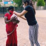Ragini Dwivedi Instagram - Gave out vegetables and rice near home to house help women who live in and around my home at Yelehanka today :) they have no work so we’re now helping them with rations … humble request to all please employee or help in your way to the maids and cooks of ur houses as they depend on you :) we got our staff also vaccinated to make sure all our safe you could do that too will be really nice 👍 #charitybeginsathome #househelp #genexttrust #helpingothers #helptheneedy #charitywork