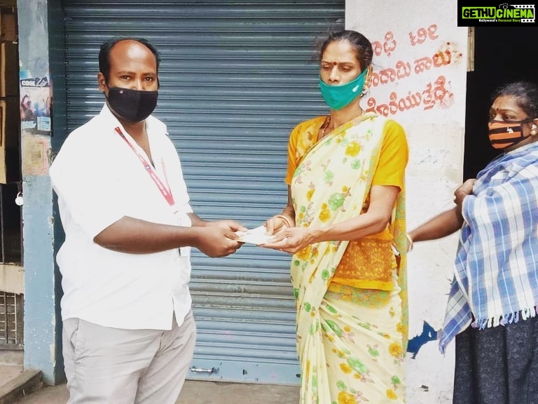 Ragini Dwivedi Instagram - MASKS TO MANGLAMUKHIS β€οΈ So many of them on the streets or small huts with so much problem we are trying our best to reach to sections and places where no one wants to go or help π sad but true they are truly a neglected community which has so much love and contribution that can be made #acceptanceandcommitment #helpeachothergrow #provider #karnatakafocus #raginidwivedi