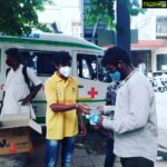 Ragini Dwivedi Instagram - MEALS TO FRONTLINE VOLUNTEERS 100 meals and water bottles to the amazing frontline people who are working non stop for us all to be better thankyou team Chandan for ur service to all #teamworkmakesdreamwork #raginidwivedi #positivevibes #genexttrust #karnatakafocus #love #bengaluru #beatcovid19 #pride Bangalore, India