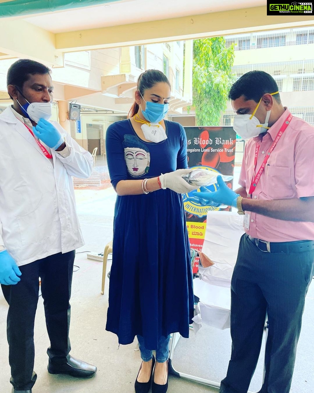 Ragini Dwivedi Instagram - DONATE BLOOD TODAY ❤️ Today a special day or just a day when I felt that I should start this initiative myself as there is so much need for blood and plasma .... proud to have donated blood in the morning @vasavitrust has started one and we will be too very soon :) it’s easy and healthy pls do it now save not one but 5 lives #donateblood #dogoodbegood #positivevibes #raginidwivedi #foryou #standbyme #bengalurudiaries #karnatakanews
