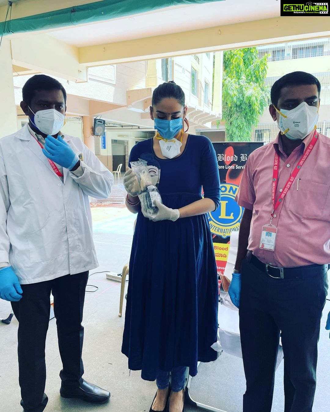 Ragini Dwivedi Instagram - DONATE BLOOD TODAY ❤️ Today a special day or just a day when I felt that I should start this initiative myself as there is so much need for blood and plasma .... proud to have donated blood in the morning @vasavitrust has started one and we will be too very soon :) it’s easy and healthy pls do it now save not one but 5 lives #donateblood #dogoodbegood #positivevibes #raginidwivedi #foryou #standbyme #bengalurudiaries #karnatakanews