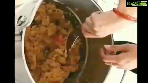 Ragini Dwivedi Instagram - GENEXT CHARITABLE TRUST Today’s day work done with 500 meals package and distribution for the tired up groups and slums through our organisation on calls Meals provided by the @theakshayapatrafoundation Video created by @iamsaadkhan #Genexttrust #standbyme #beatcovid19 #karnataka #bengaluru #helpingothers #teamworkmakesdreamwork Bangalore, Karnataka