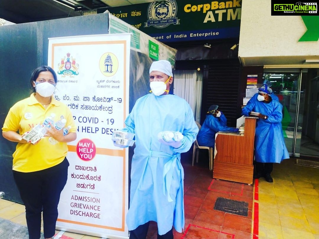 Ragini Dwivedi Instagram - GENEXT CHARITABLE TRUST 100 healthy meals and water till the 24 the May for the ambulance drivers / volunteers outside hospitals for COVID help and workers.. service from the trust started today 👏🏾#stayhomestaysafe #stayhealthy #beatcovid19 #love #positivevibes #raginidwivedi #wecare #karnataka #bengaluru #Genexttrust