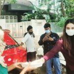 Ragini Dwivedi Instagram - HEALTHY LUNCH BY GENEXT TRUST ❤️ We did about 100 meals for our north Bengaluru warriors and labour workers this is my home and I feel for and by it with more love than any other but you are my family no matter wher u live ur in difficulty ca for us we will be there for u ❤️ a huge shout out to @caferesetblr for the healthy and happy meals @shandilya.surabhi ❤️😊 Hectic but Amazing day :) stay home stay safe stay healthy #raginidwivedi #genexttrust #lovekarnataka #standbyme #helpeachother #prayersforhealing #positivevibes #socialwork North Bangalore