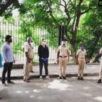 Ragini Dwivedi Instagram – HEALTHY MEALS TO COPS 
We at GENEXT began our work with these amazing people who spend more than 12 hours assuring all the work around takes place calmly spend time with them chatting about the various problems . Distribution of around 200 meals happened this afternoon 🙏
A big shout out to @caferesetblr for doing such an amazing job with the food and being a part of the team 
@shandilya.surabhi ❤️ Bangalore, India