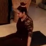 Ragini Dwivedi Instagram - Happy Thursday begins with this form of yoga simple yet fun and works like magic ... sharing a very simple one for u to try leme know how u feel after :) take help if u need I have been training a while but looks and is easy ❤️🐥 Please do it 5times to start of and then 10 times is best 🧘‍♀️ Ps: took a lot of work to make #Zues sit so peacefully 😂😂 #raginidwivedi #ashtangayoga #loveyourself #bodypositivity #bodytransformation #healthylife #positivevibes #yogainspiration #navratriday3 #flexibility #smile #thursdayvibes #earlymorning