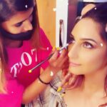 Ragini Dwivedi Instagram - THE AMAZING LOOK process Yup takes a good one hour and a great team to get the apt look 👀 Be a part of the process and the team fabulous work by the girls @glossnglass.academy #raginidwivedi #makeuplooks #love #performance #ugadifestival #light #newbeginnings #karnataka #south #india #international #letsdoit