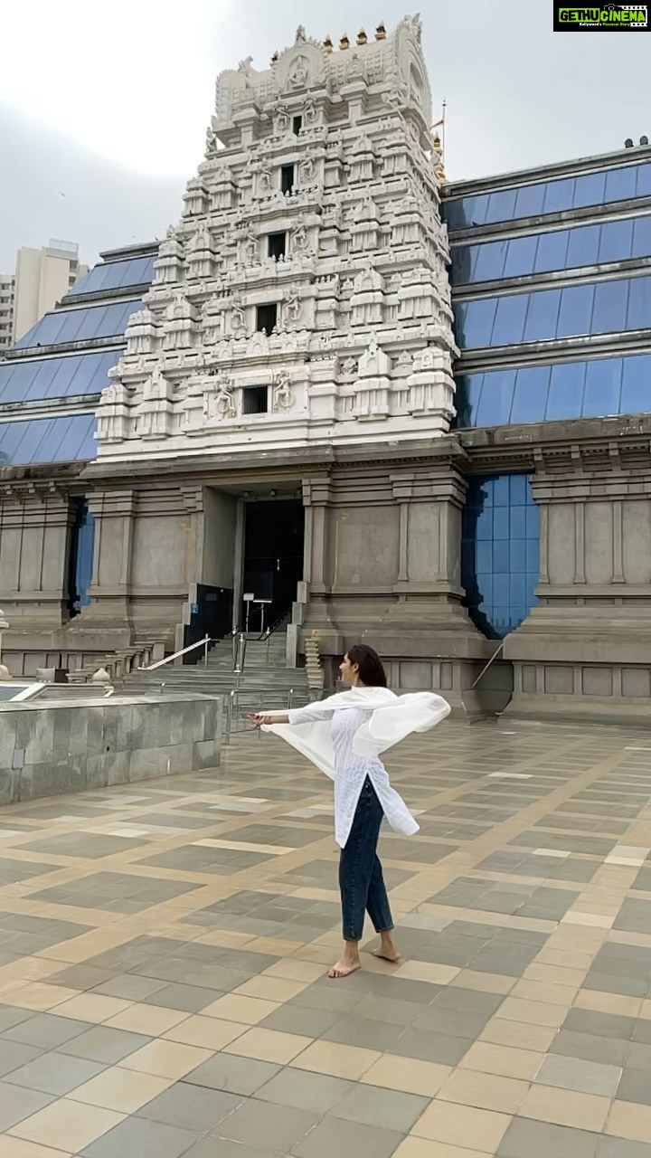 Ragini Dwivedi Instagram - HARE KRISHANA ❤️❤️❤️ #raginidwivedi #lovenlight❤️ #krishnalove #positivevibes #gift #iskontemple #familylove #strengthening #happinessisachoice #instagood #instadaily #instagram #instalike #reels #reelsinstagram #reelitfeelit #reelsindia #reelsvideo #harekrishnaharekrishnakrishnakrishnahareharehareramahareramaramaramaharehare #harekrishna #hareramaharekrishna