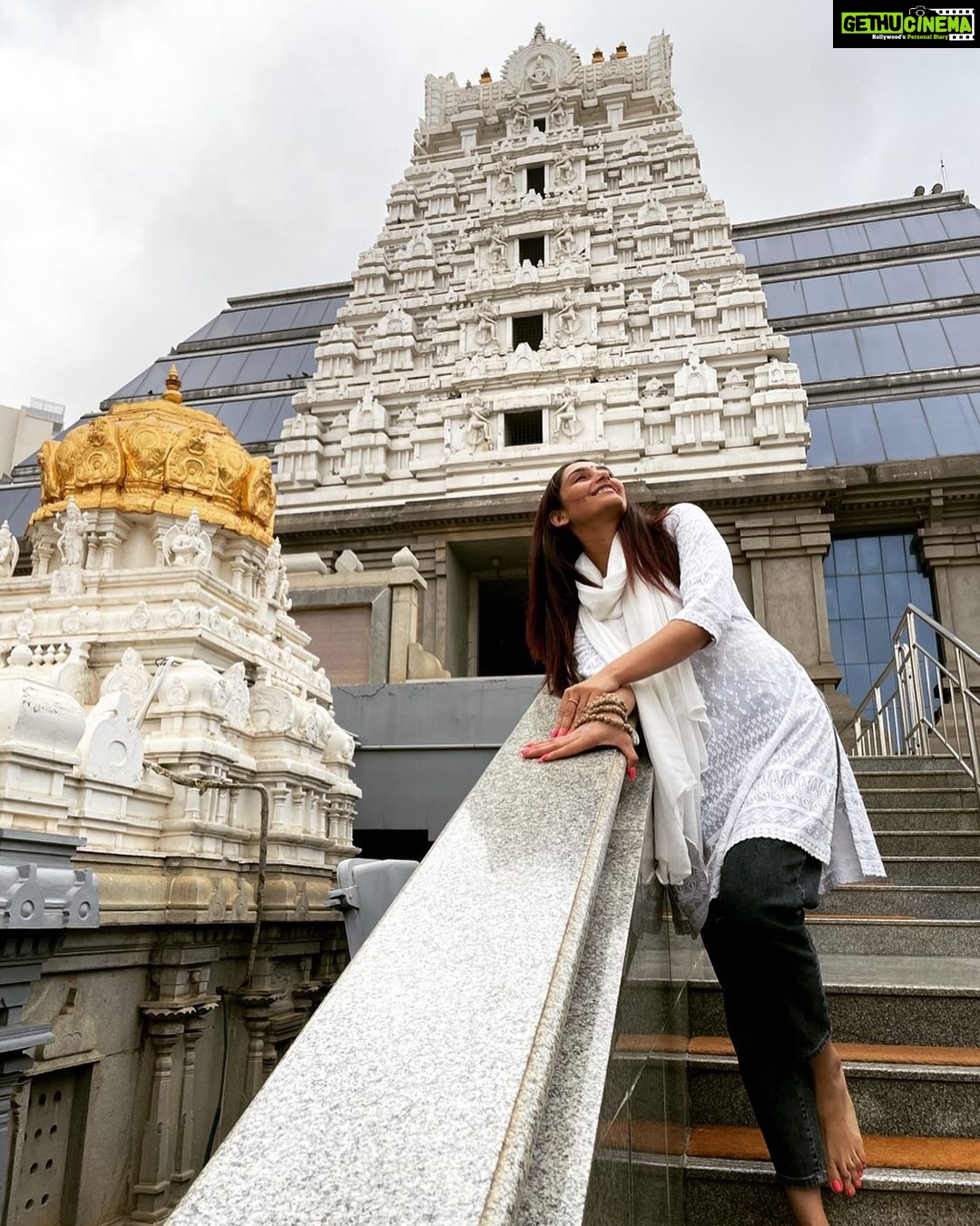 Ragini Dwivedi Instagram - SPECIAL BONDS SPECIAL PLACES This place is very close to my heart not just because of my love for #krishna but also the most homely feeling I get each time I visit ... with the devotees the vibes the prasadam to the chants Darshan every thing filled with so much There has not been one day when we have not looked out for each other ❤️ my source of strength now and forever #raginidwivedi #instagram #powerofpositivity #prayer #love #happiness #iskonbangalore #pictureoftheday #bangalore #smile #positivevibes Iskon Temple Banglore