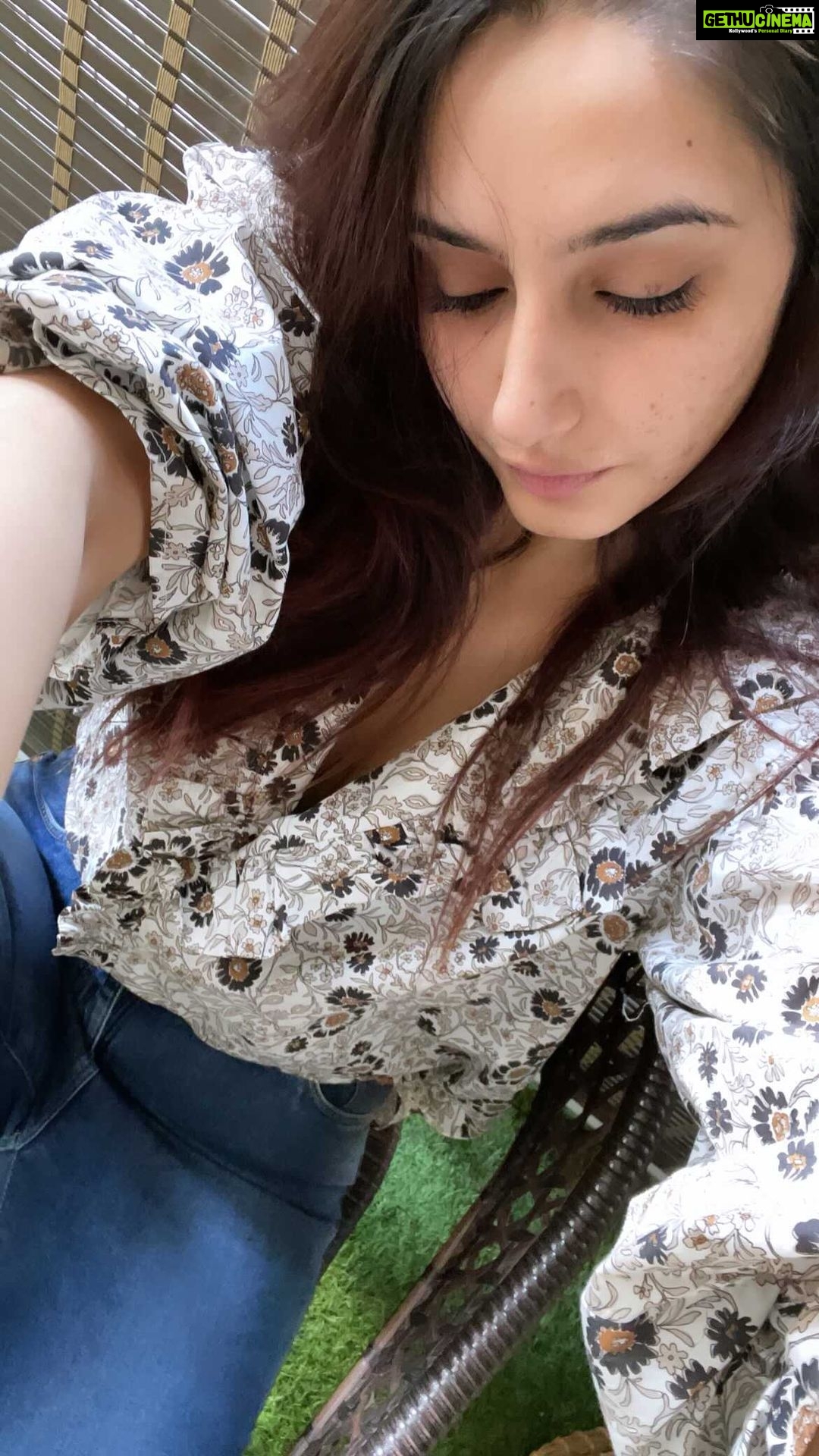 Ragini Dwivedi Instagram - Let’s eat and chat and spread some smiles and also share fun news and facts with each other ... starting this amazing year with lots of fun talks and yum food #raginidwivedi #love #homefood #rdeats #bengaluru #homesweethome #loveyourself #foodstagram #foodiesofinstagram
