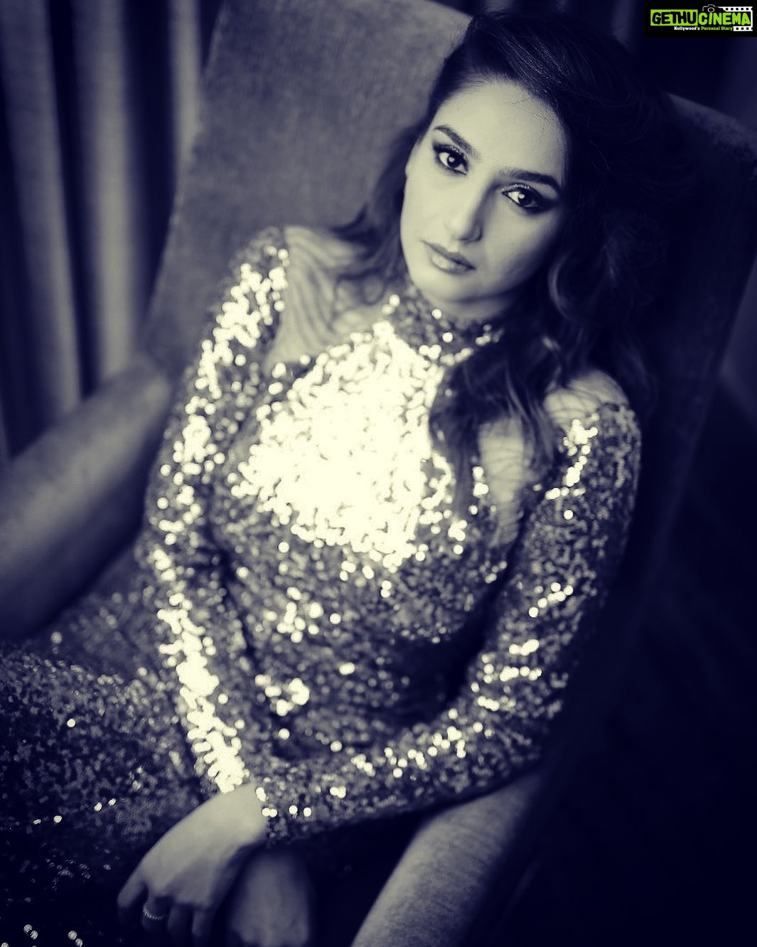 Ragini Dwivedi Instagram - FOCUS ON YOU ... until the focus is you #raginidwivedi #positivevibes #love #poser #focusonyourself #youareenough #youarenotalone #youneedit #lovenlight