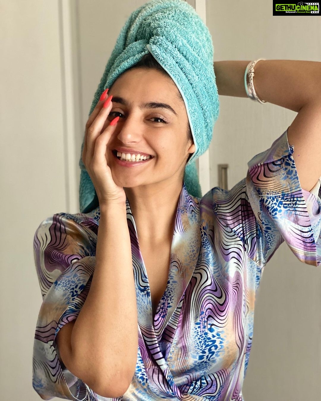 Ragini Dwivedi Instagram - #RDBEAUTY TIPS Hair Care : Use rice water to rinse hair regularly Egg mask twice a week Oil hair with warm coconut oil (regular) Shot by the fabulous @rudraksh_dwivedi #haircare #raginidwivedi #selflove #selfcare #positivevibes #thursdayvibes #smile
