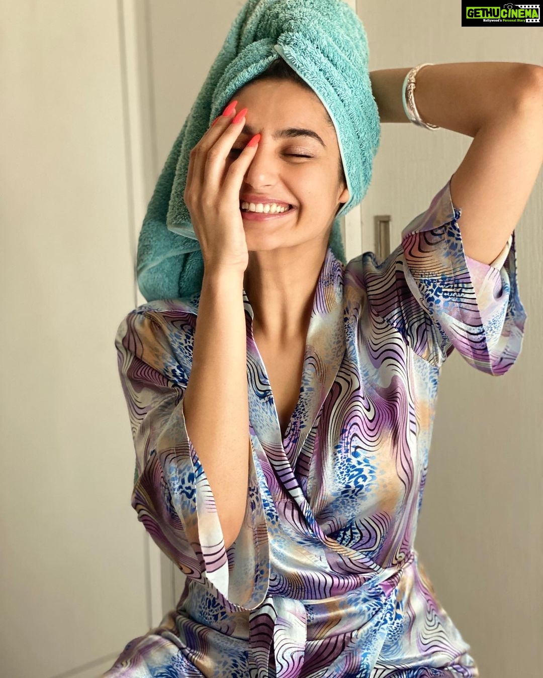 Ragini Dwivedi Instagram - #RDBEAUTY TIPS Lips : Wear lip balm in the shower. Apply a thick coat, hop in; let the steam do its thing. Then gently wipe off dead loosened skin cells with a washcloth for seriously silky lips. #raginidwivedi #selflove #pride #selfcare