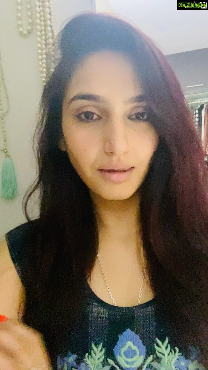 Ragini Dwivedi Instagram - reDENIMption It’s time you stand up to help those who work for you and need you now Daily Wage workers need you and me let’s contribute in our way to help them revive their life once again also create a statement #sustainablefashion Pls send ur old clothes to the address below and watch the team make some thing inventive New office address : 1606, Range Heights, Behram Baug Road, Jogeshwari West, Mumbai - 400102, Maharashtra, india Details reach @rudrakshdwivedi