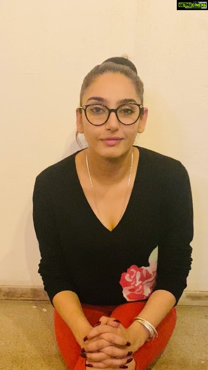 Ragini Dwivedi Instagram - Time to start new ... time to start fresh #helpeachother let’s start our journey back to winning Thank you @raveenasrai for shooting this amazing one