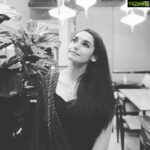 Ragini Dwivedi Instagram - FRIDAY FEELS 🙇🏼‍♀️🥰😍 Picture credit @drkunalsharma 👻 #raginidwivedi #fridaymood #blackandwhite Bangalore, India