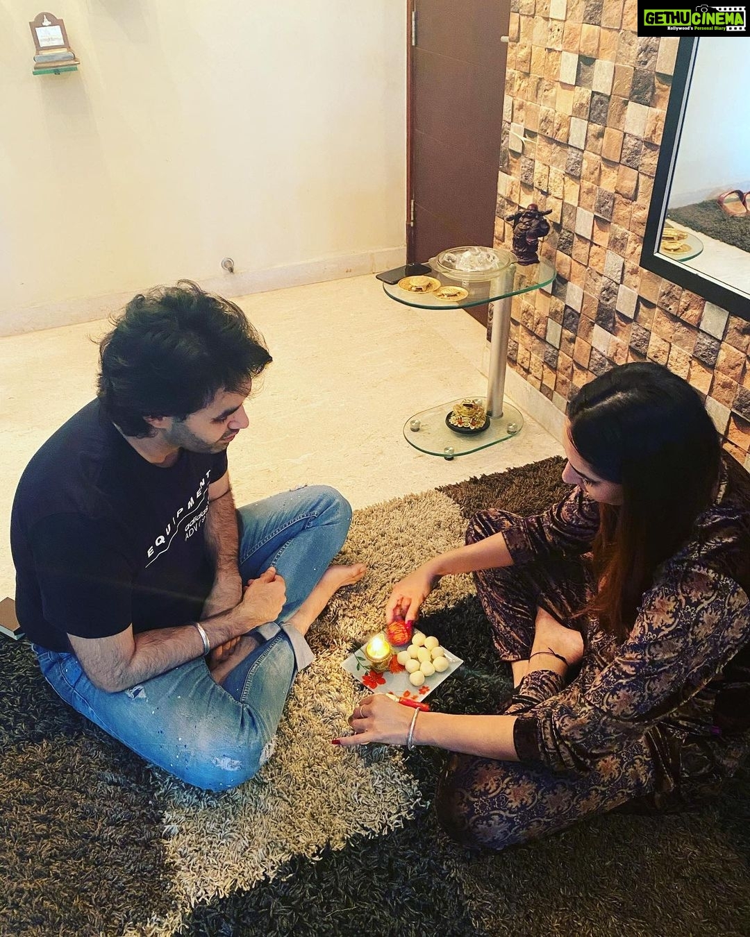 Ragini Dwivedi Instagram - Raksha Bandhan β€οΈ Been a while since we did this so many emotions at once I love you more than the world and so proud to see u grow each day into an amazing and successful person π Keep the strength and faith bhai always with you beside u behind you π»ππΌββοΈ #siblinglove #siblinggoals #brotherandsister #loveislove #familyfirst Home Sweet Home