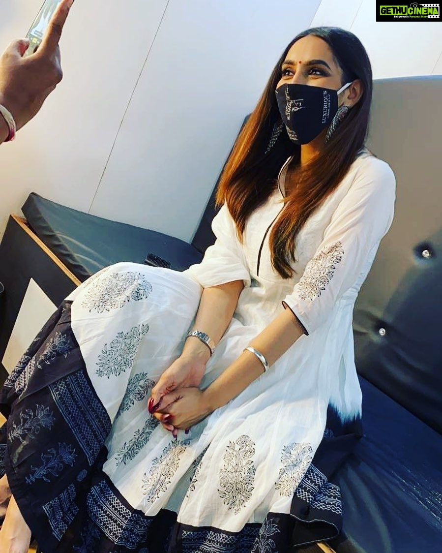 Ragini Dwivedi Instagram - THE NEW NORMAL GARMENT Outfit @bibaindia and styling @rudraksh_dwivedi Makeup and hair @makeupstudio.academy.gng @glossnglass.salon Shot by the fab @raveenasrai For Super discount water launch #raginidwivedi #love #workmode #pride #indian #ambassador #superdiscount #poser #water #socialwork #karnataka Karnataka