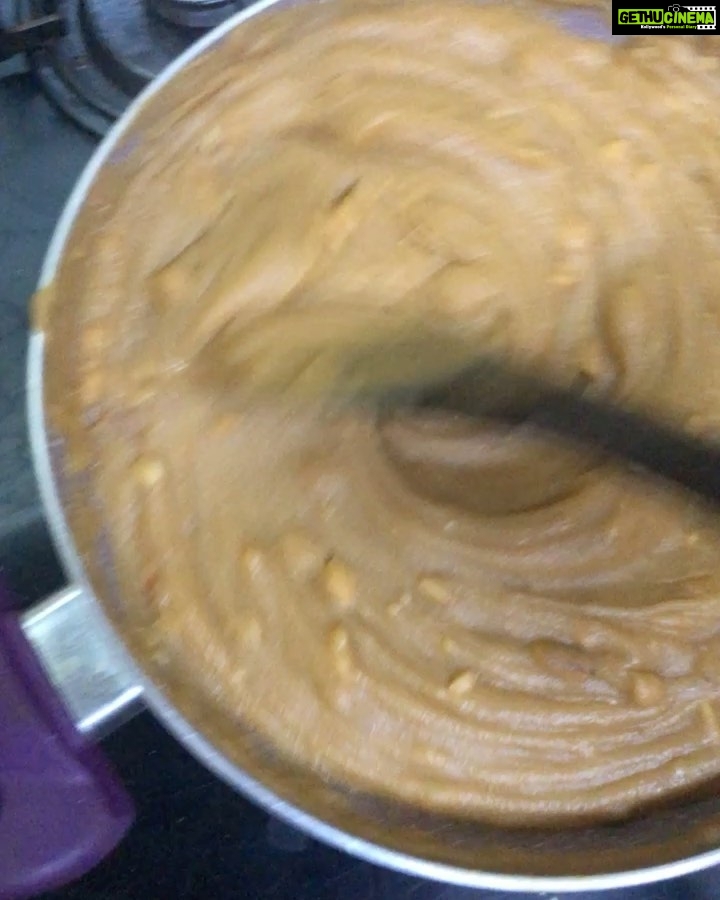 Ragini Dwivedi Instagram - #RDKITCHEN MEIN #BESANHALWA πΈ Two is to four ratio of Besan and Ghee roast till brown in low flame Four tablespoons of sugar in two glasses of water Stir and dissolve sugar completely Mix dry fruit in the besan mix and add the sugary water mix and stir slowly Keep stirring till the mixtures blend well and become a thick halwa Then eat it hot and yummy ππ₯° #besanhalwarecipe #raginidwivedi #love #rdkitchen #karnataka #bengaluru #pride #homecooking #simplehomestyle Home Sweet Home