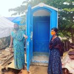Ragini Dwivedi Instagram – Revisited the migrant slums today to talk to women and set up bathing area for them. A little step to secure the lives with dignity. 
RDWELFARE AND CCG have successfully installed a mobile bathroom and restroom at the colony with 700 meals a day ❤️❤️ 
#rdwelfare #lovenlight #helpeachother #migrantworkers Lingarajapura