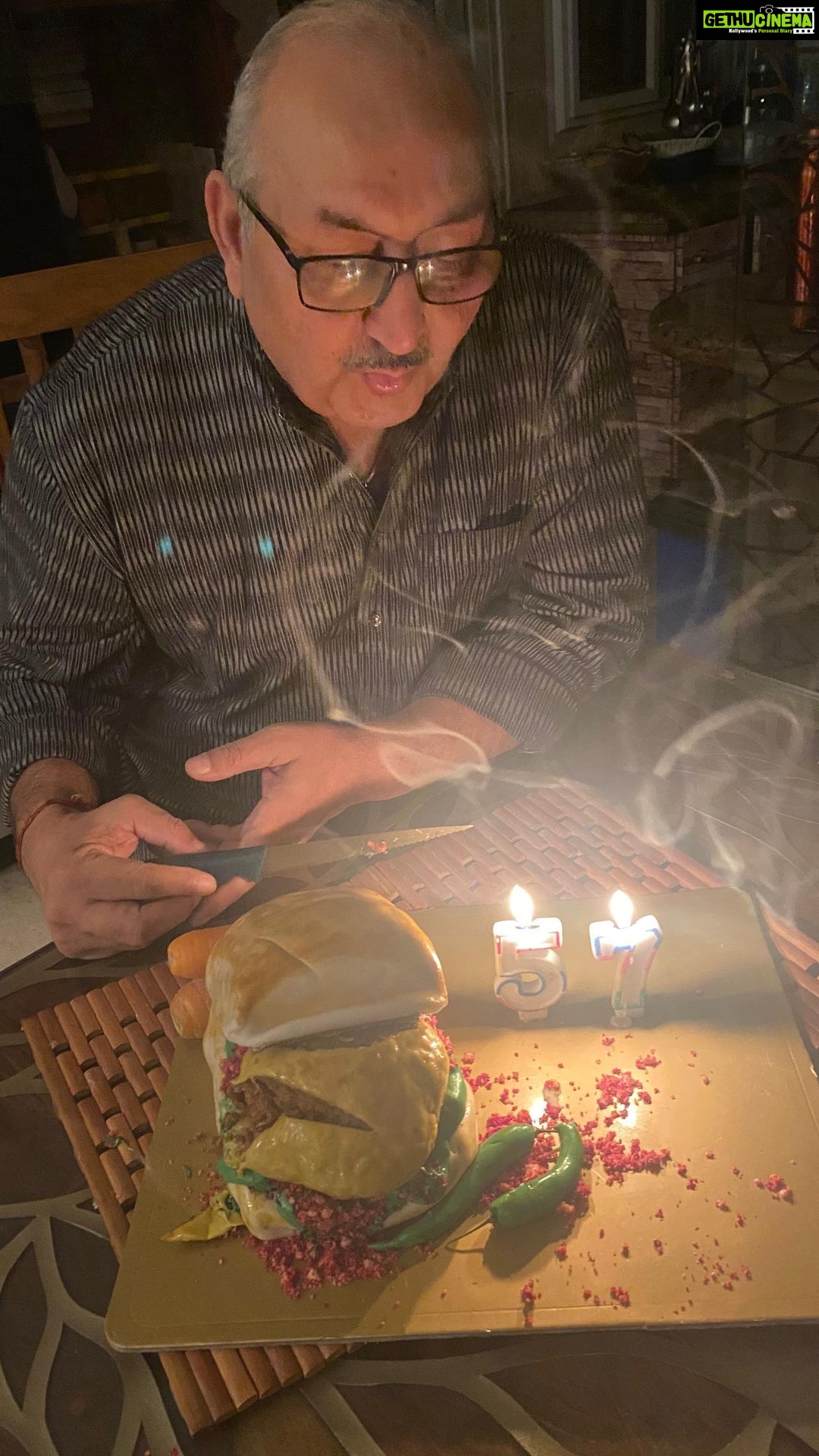Ragini Dwivedi Instagram - BHAI U ROCK @rudrakshdwivedi made a cake for paa a replica of something he likes #vadapav and it’s looks fab and tasted even better 🤟🏻❤️❤️ May you keep smiling and shining like this only paa we love you and u are more than the world to us happy happy birthday and many more to come 🥰 @rohini64 love u 😍 #happybirthday #familyiseverything #fathersday