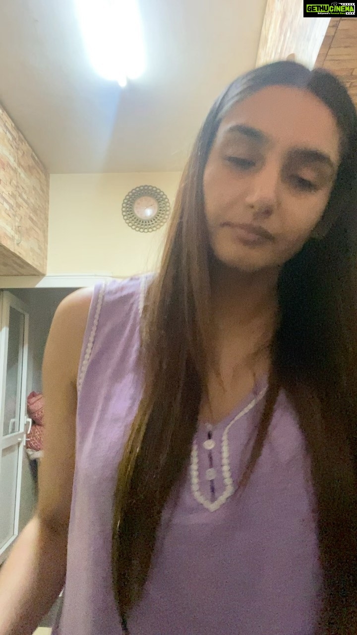 Ragini Dwivedi Instagram - So if ur crazing for snacks it’s a stop to this interesting variety of frozen snacks that u could get and try and experiment.... honestly I’ve liked their other stuff better but gave a go to the #minisamosa stuffed #vegsnack I did like the fast and healthy cook but the filling could have been better 🥰 Let’s try other stuff from @mccainfoods_india soon and see what’s the best 🖐😌👍👍 I’m a little hard to impress with food :) #rdkitchen #eatwithjoy #eatwithme #honestreview #foodinfluencer #foodstagram #homecooking #trysomethingnew #foodnetwork #mukbang #quickrecipes