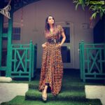 Ragini Dwivedi Instagram – Waiting for you 🐒 Wid good looking hair 🐶👶🙇🏼‍♀️😂 Whe u at 😎👸👶
#positivevibes #poser #justlikethispic #photooftheday #workoutmotivation #goodhairday #indowesternlook #love shot by @syedimran2524 Bangalore, India