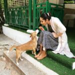 Ragini Dwivedi Instagram - MOMMY MAKING FACES TO FEED ME 🤪 Monday motivation this kid is 🙇🏼‍♀️🥰 #snoopythedawg #loveanimals❤️ #feedback #workmode #lovenlight #pride #bengaluru #karnataka #petsofinstagram Bangalore, India