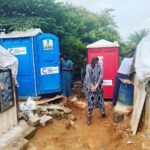Ragini Dwivedi Instagram - Revisited the migrant slums today to talk to women and set up bathing area for them. A little step to secure the lives with dignity. RDWELFARE AND CCG have successfully installed a mobile bathroom and restroom at the colony with 700 meals a day ❤️❤️ #rdwelfare #lovenlight #helpeachother #migrantworkers Lingarajapura