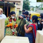 Ragini Dwivedi Instagram - DOES ANYONE FEEL ??!! I’m sleeping during this honour or is this the general face of pictures 😂🙇🏼‍♀️👶🐒 Seriously though : Thankyou hugely to all these amazing people who did their bit to just make me feel special 🙏🙏 How blessed am I u guys ?? #raginidwivedi #rdwelfare #lovenlight #bengaluru #karnataka #helpeachothergrow #foodforthought #specialneeds #honouryourself #pride Judicial Layout