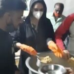 Ragini Dwivedi Instagram - NO RAIN CAN STOP US EVER 🥳 We did 500 meals to migrants our own local ones near home tonight Thankyou ISKON for the food made and team #Rdwelfare to have made sure it reached them 🙏 @colrakeshdwivedi did the food service with @syedimran2524 and @vardhanblore #proudteam @laggerenarayanaswamy was a part too ... #happinessisachoice #helpingothers #foodforthought Judicial Layout