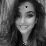 Ragini Dwivedi Instagram - SMILE 💕 love 💕 live ....
