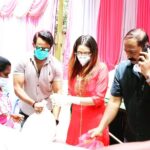 Ragini Dwivedi Instagram - RDWELFARE We reached a landmark yesterday with 1000 ration kits with the help of Mr Ambrish Electronic City 💕💓 #RaginiDwivedi #lovenlight #pride #helpeachother #togetherwearestronger #workmode #socialresponsibility #honesty Bangalore, India