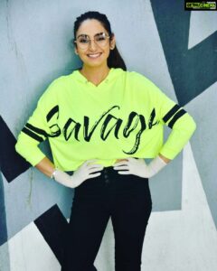 Ragini Dwivedi Instagram - JUST SAYING 🤪😌😉💃🏻 #positivevibes #lovenlight #keepsmiling #togetherwearestronger #poser #raginidwivedi #actor #influencer #pride #womanpower #quarantineshoot Bangalore, India