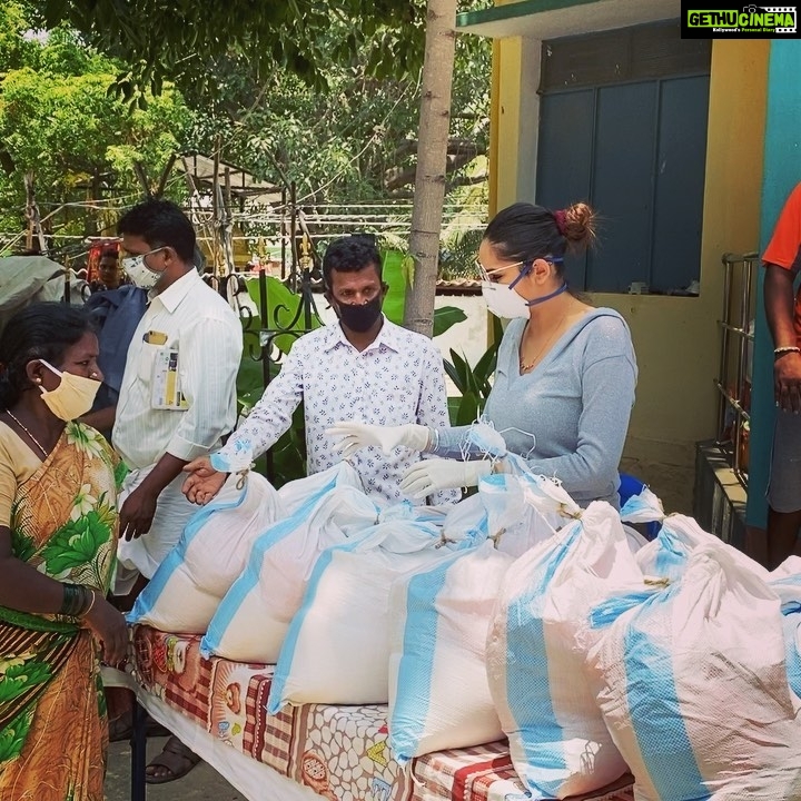 Ragini Dwivedi Instagram - RDWELFARE RATION KITS β€οΈ for the families of the Dhobi ghat π€π» β€οΈ Let ther be love and support for all help us help them π Paytm googlepay phonepe is on +919845233683 π Other contribution Col Rakesh +919980097733 Bangalore, India