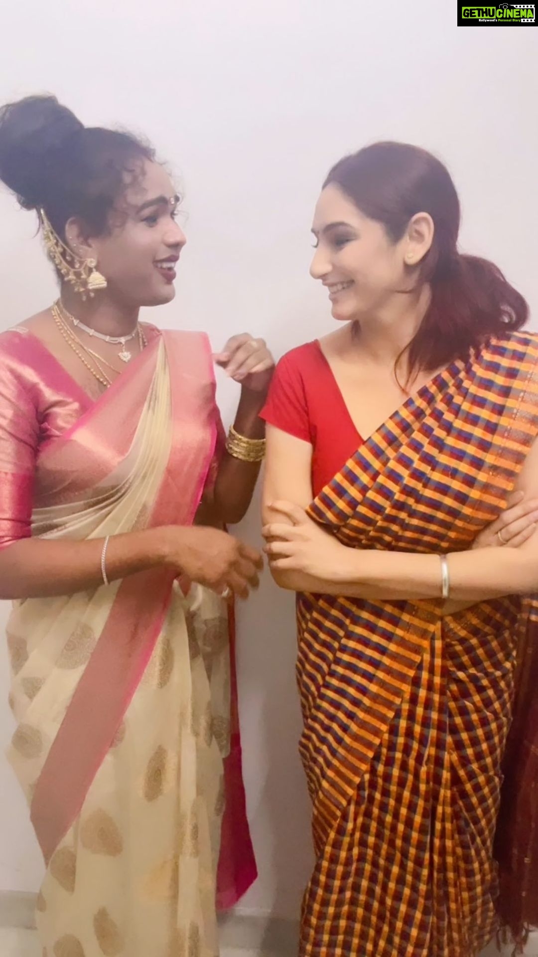 Ragini Dwivedi - 25.3K Likes - Thaara thara Monday morning with this Sweety 🙂🙂🙂
She loves you @kichchasudeepa
#raginidwivedi #tharathara #sandalwood #songs #kempegowda #lovewins #positivevibes #trending #trendingreels #trendingsongs #songs #loveall #reelitfeelit #reels #reelsindia #kannadasongs #kannadaactress #kannadareels #lovenlight #south #india #