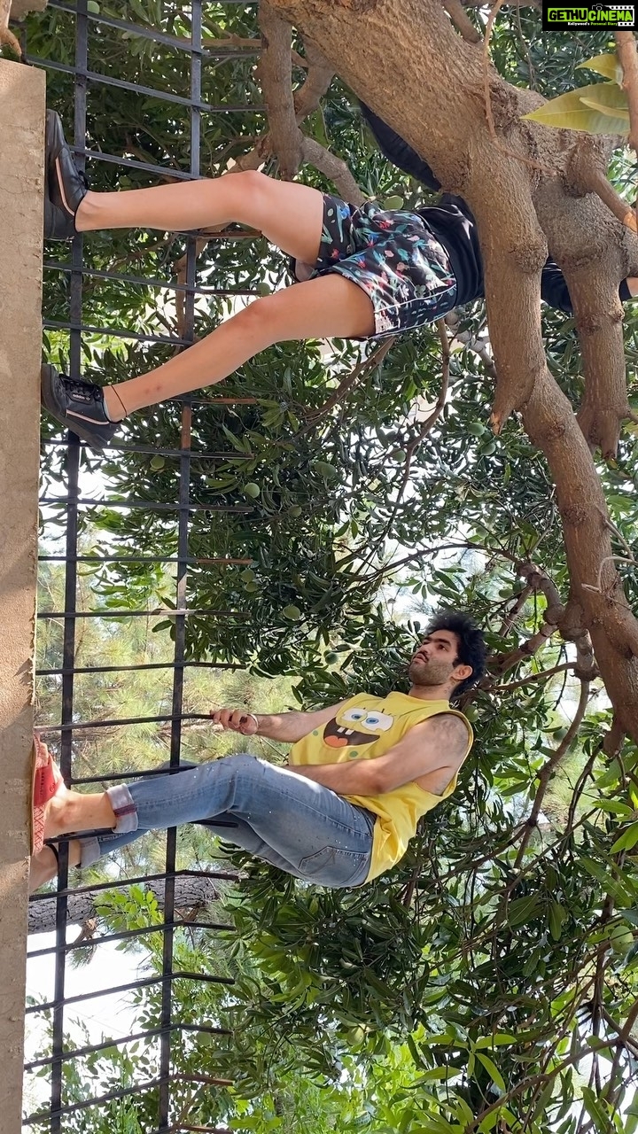 Ragini Dwivedi Instagram - This is what we all did together and will think of something to make of this by evening:) look at the guidance @colrakeshdwivedi was giving us 🤪 partner in crime @rudrakshdwivedi happy weekend my lovelies ❤️ #familyiseverything #weekendvibes