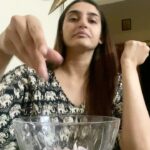 Ragini Dwivedi Instagram - #RDKITCHEN brings to some a salad and chat together to fulfill ur cravings of both ... my personal favourite thing to eat as it’s healthy and super tasty and if ur craving that outside spice and chat this is ur solution :) :) #healthyfood #streetfood #healthyanddelicious #raginidwivedi #loveforfood #homecooking #food #salad #chats #simplerecipes #live #quarantinelife #letsdothis