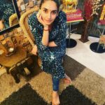 Ragini Dwivedi Instagram - GREAT ACHIEVEMENTS COME WITH JUST TAKING A STEP ❤️🥰 stay positive and stay together #stayhomestaysafe #loveyourself #lovelife At home