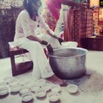 Ragini Dwivedi Instagram – VICTORIA LUNCH RDWELFARE ❤️
We did a sumptuous yummy meal thanks to @rohini64 who bought out her amazing recipe for the Covid health warriors …. they work so hard for us and because of ur contribution we made sure we put a smile on their faces …. keep the love and support on 
#raginidwivedi #socialresponsibility #helpeachother #standbyme #love #coronacare #quarantine #government hospital #foodforthought #healthyfood Victoria Hospital