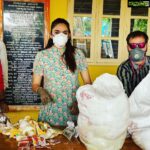 Ragini Dwivedi Instagram - RDWELFARE LUNCH ASHA WORKERS ❤️ We did an amazing lunch service for 150 plus people in solur today and so amazing to see smiles all over and full tummies. Keep us in ur mind and support me so much more :) 9845233683 for contribution on Paytm googlepay and phonepe Any other contribution pls call Col Rakesh +91 99800 97733 #helpeachother #raginidwivedi #love #solur #karnataka #socialresponsibility #serviceofpeople