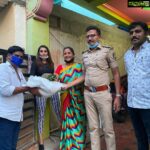 Ragini Dwivedi Instagram - DRIVERS ASSOCIATION RATIONS RD welfare with the help of ACP Manjunath and team Ulsoor station distributed 100 ration kits to association drivers ....help us help more people keep the love going ❤️#helpeachother #RDWELFARE #NIMMAGAGI #love #driversassociation #filmworkers #socialwork #coronacare #pride #actor Bangalore, India