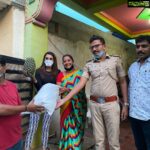 Ragini Dwivedi Instagram - DRIVERS ASSOCIATION RATIONS RD welfare with the help of ACP Manjunath and team Ulsoor station distributed 100 ration kits to association drivers ....help us help more people keep the love going ❤️#helpeachother #RDWELFARE #NIMMAGAGI #love #driversassociation #filmworkers #socialwork #coronacare #pride #actor Bangalore, India
