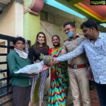 Ragini Dwivedi Instagram - DRIVERS ASSOCIATION RATIONS RD welfare with the help of ACP Manjunath and team Ulsoor station distributed 100 ration kits to association drivers ....help us help more people keep the love going ❤️#helpeachother #RDWELFARE #NIMMAGAGI #love #driversassociation #filmworkers #socialwork #coronacare #pride #actor Bangalore, India