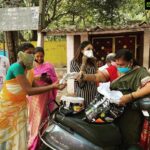 Ragini Dwivedi Instagram – RDWELFARE FOOD SERVICE ❤️ We managed to feed over 2500 people today and with hot meals served straight from Padmavathi madams kitchen …. her kindness reflected in happy faces ❤️ #helpeachother #lovenlight #raginidwivedi #pride #happiness #foodnetwork #nimmagagi #mealsonthego #bengaluru Rajaji Nagar, Bangalore North