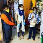 Ragini Dwivedi Instagram – NAMMA KANNADA TECHNICIANS ❤️
To help those in need is to have a piece of heaven …. Ration kits to our light boys and production boys and a few makeup artists we did a limited numbers to the maximum in need will be increasing Num as we are capable of providing more 😊
#kannadafilmindustry #standtogether #lovenlight #allsmiles😊 #pride #sandalwoodactor #actor #south #india #socialworkerlife #quarantinelife Bangalore, India