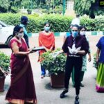 Ragini Dwivedi Instagram - HEALTH WARRIORS LUNCH 🥗 Packed and delivered delicious veg and non veg meals to the health warriors who include the administrative and complete hospital staff working non stop for all of us and just another feeling to see smiles when tasteful food being served 😎 humbled with pride Thankyou @nalapad for supporting my initiative today blessings ur way 👍 #raginidwivedi #workwithpassion #lovenlight #pride #covidwarriors #socialresponsibility #letsdothis #wewillgetthroughthis #fridaymood Victoria Hospital