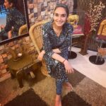 Ragini Dwivedi Instagram - SENDING LOVE AND POSITIVE VIBES Sending you all the energies that convert into growth and gives you all the strength to fight any negative energy around you We’re close let’s do this together and make this virus around us go .... #instagram #inthistogether #loveaboveallthings At home